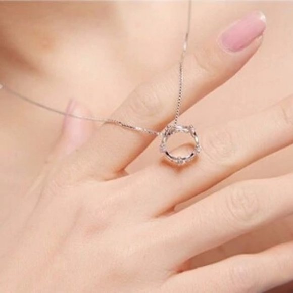 NEW 925 Sterling Silver Diamond Crown Necklace K - Picture 2 of 7